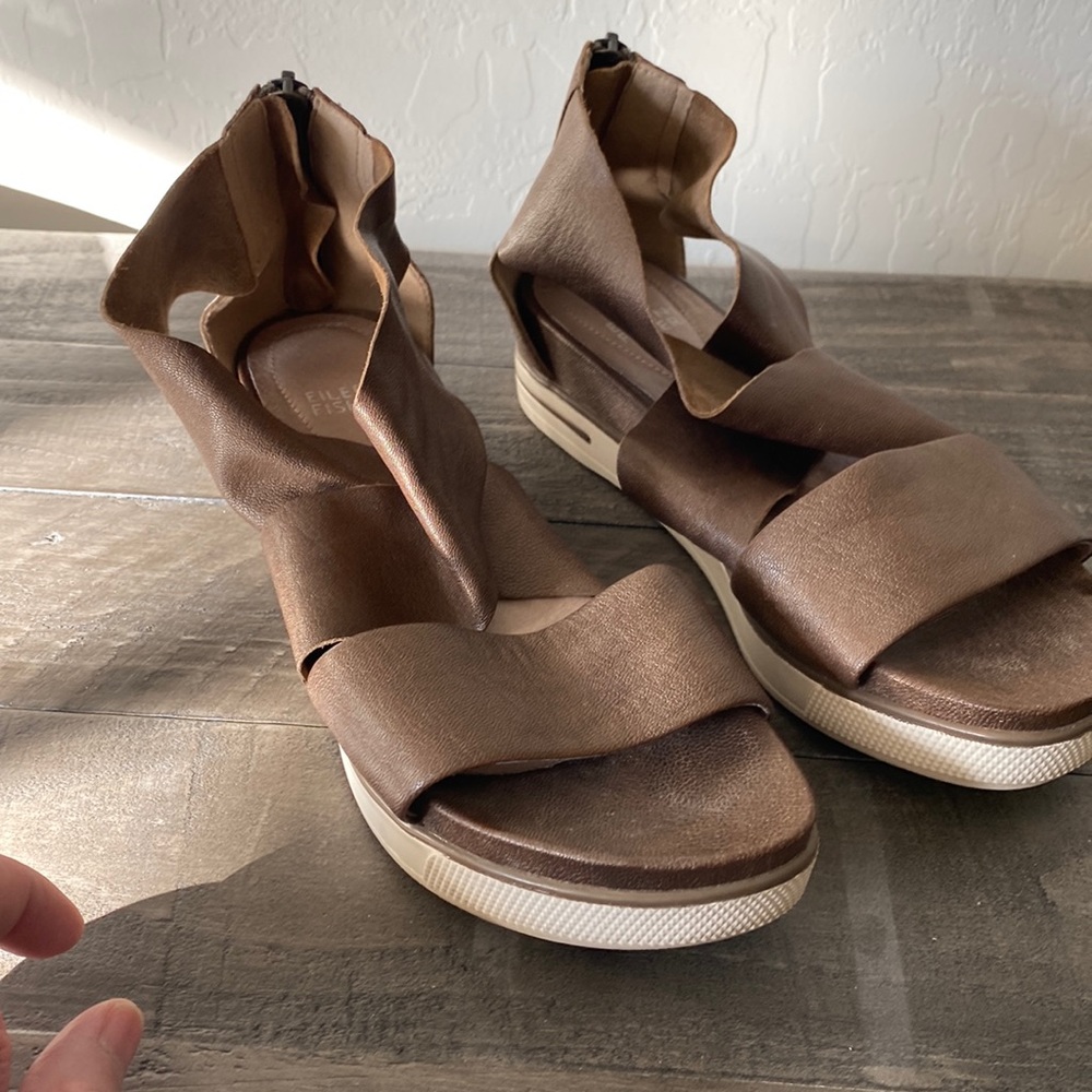 EILEEN FISHER PLATFORM SANDAL